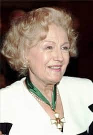 SZÖRÉNYI Éva